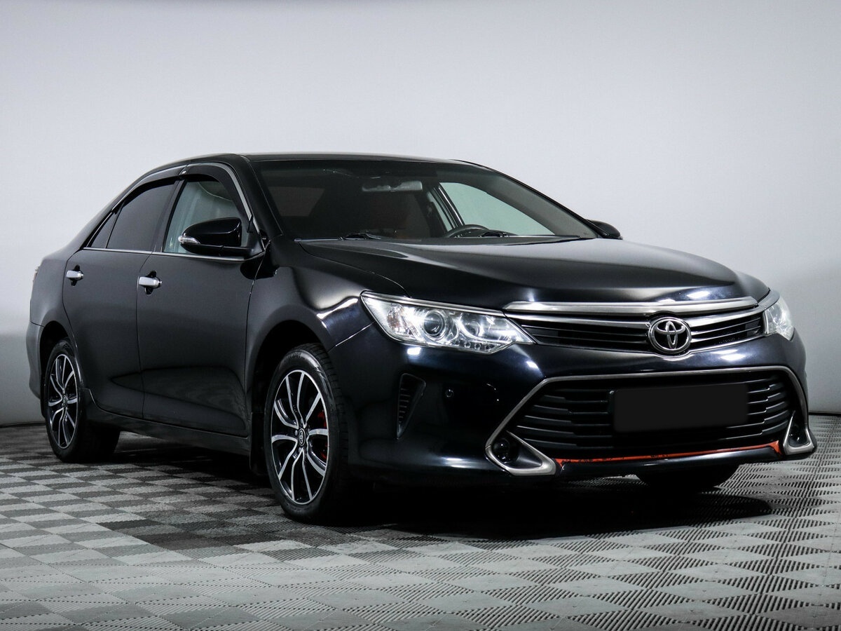 Toyota Camry с пробегом — 2016 год. Фото: #2