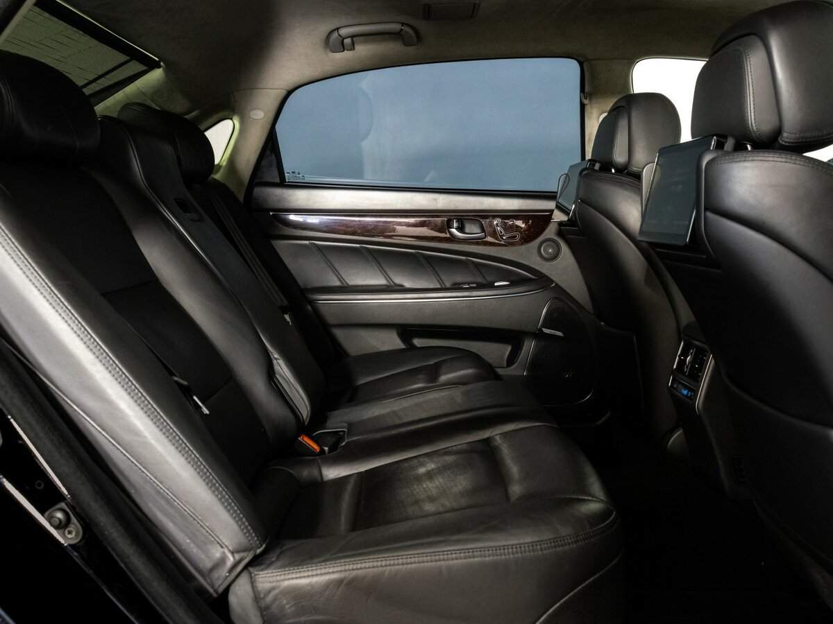 Hyundai Equus с пробегом — 2015 год. Фото: #17