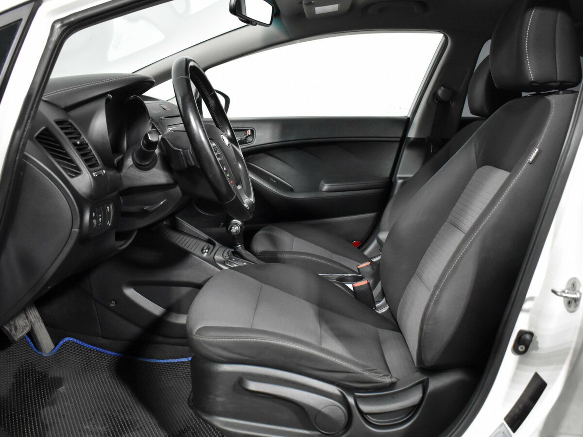 Kia Cerato с пробегом — 2015 год. Фото: #8