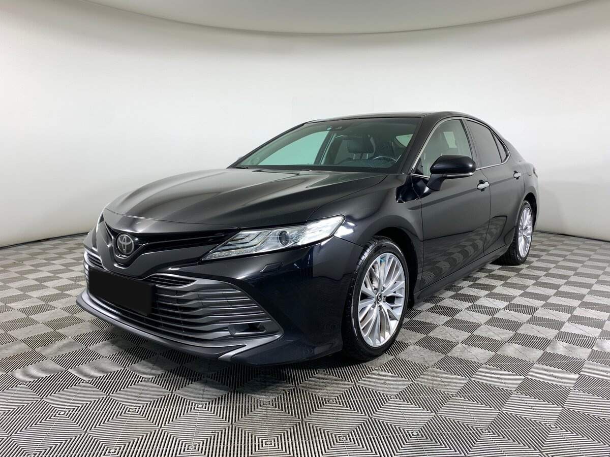 Toyota Camry с пробегом — 2018 год. Посмотреть фото