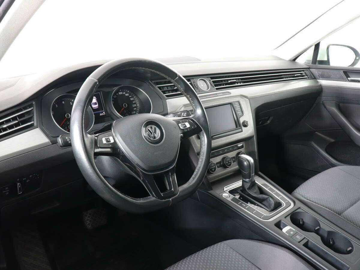 Volkswagen Passat с пробегом — 2016 год. Фото: #8