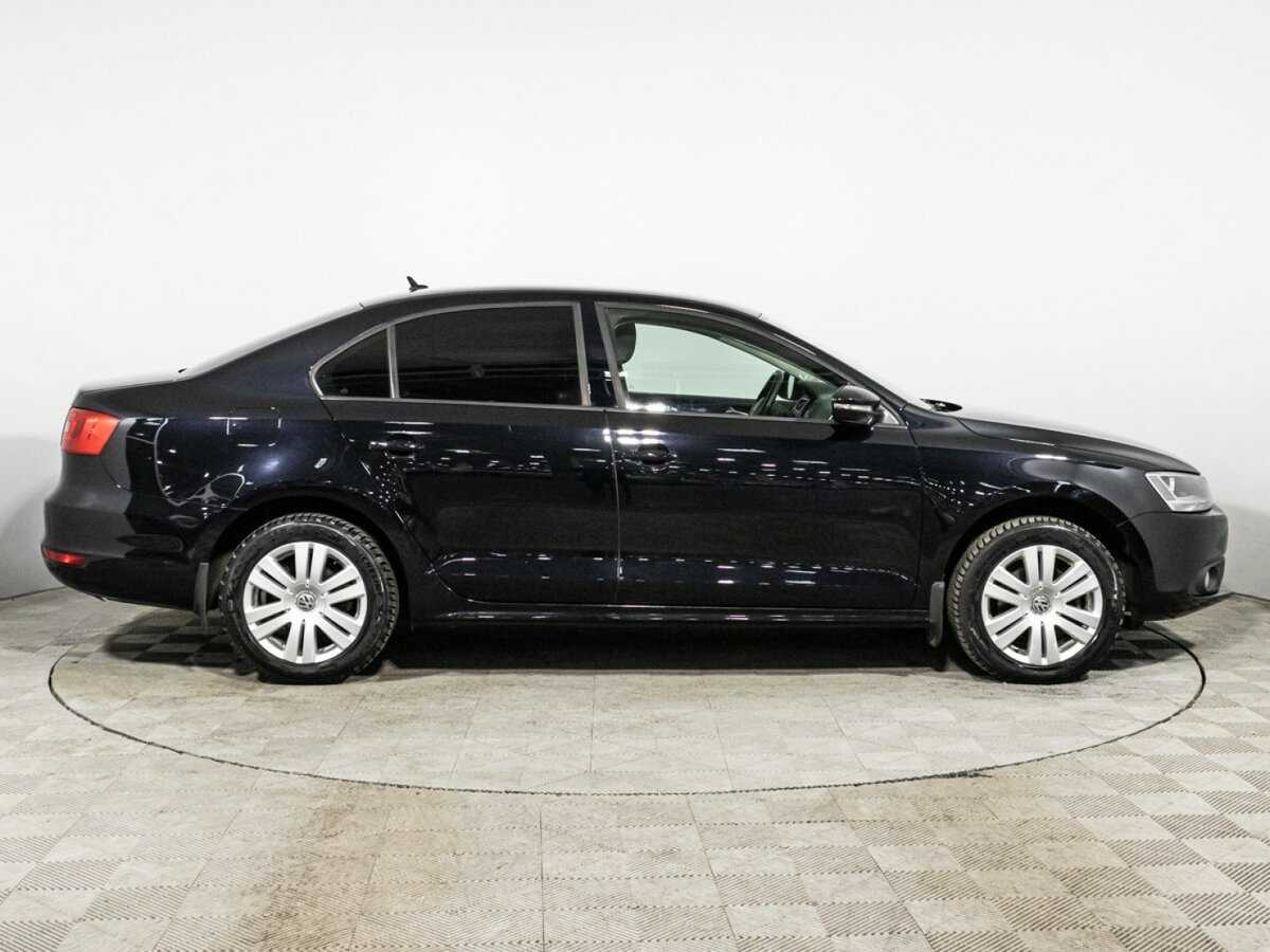 Volkswagen Jetta с пробегом — 2012 год. Фото: #3
