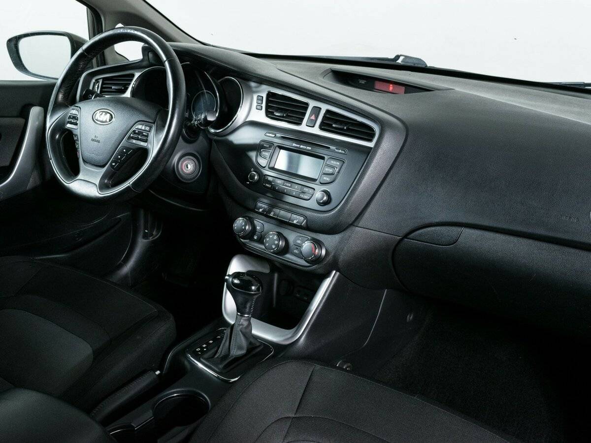 Kia Ceed с пробегом — 2012 год. Фото: #9