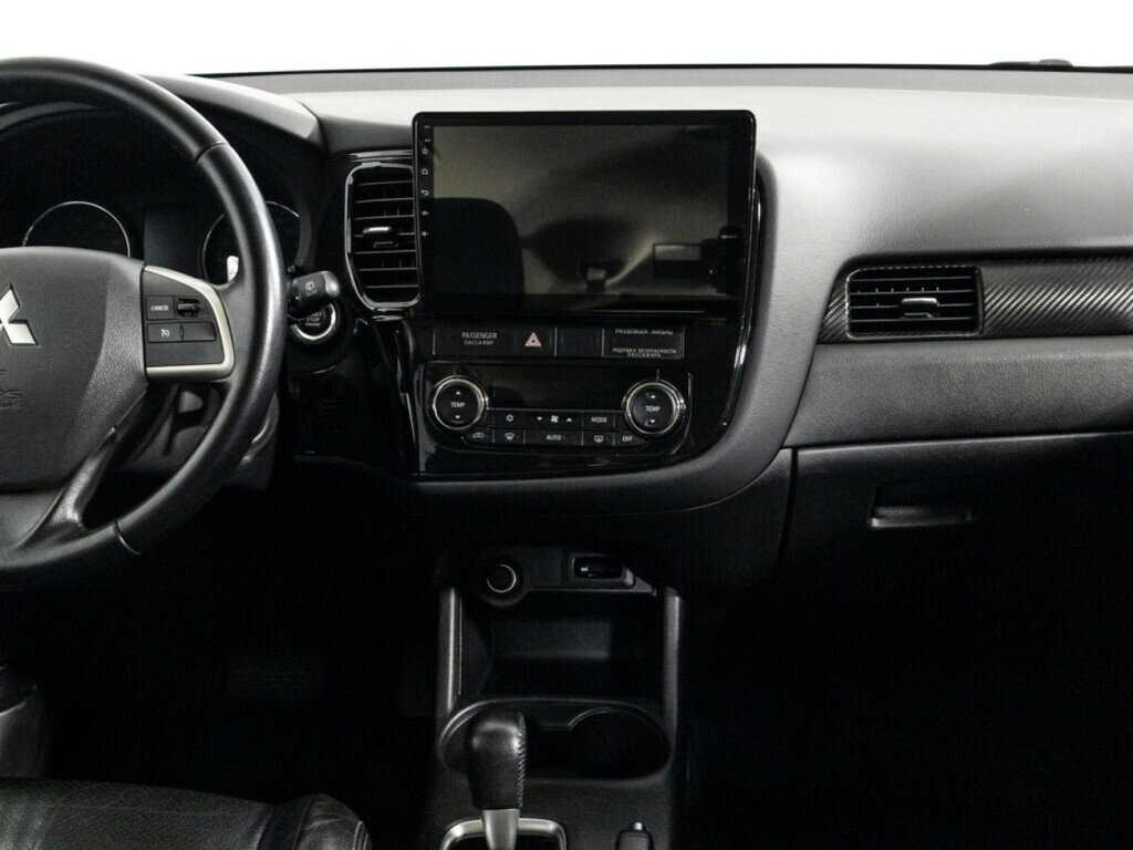 Mitsubishi Outlander с пробегом — 2012 год. Фото: #13