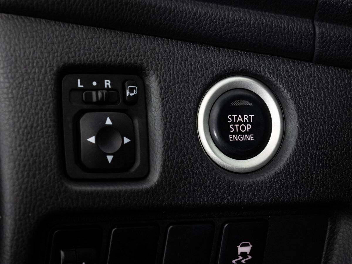 Mitsubishi Pajero Sport с пробегом — 2017 год. Фото: #12