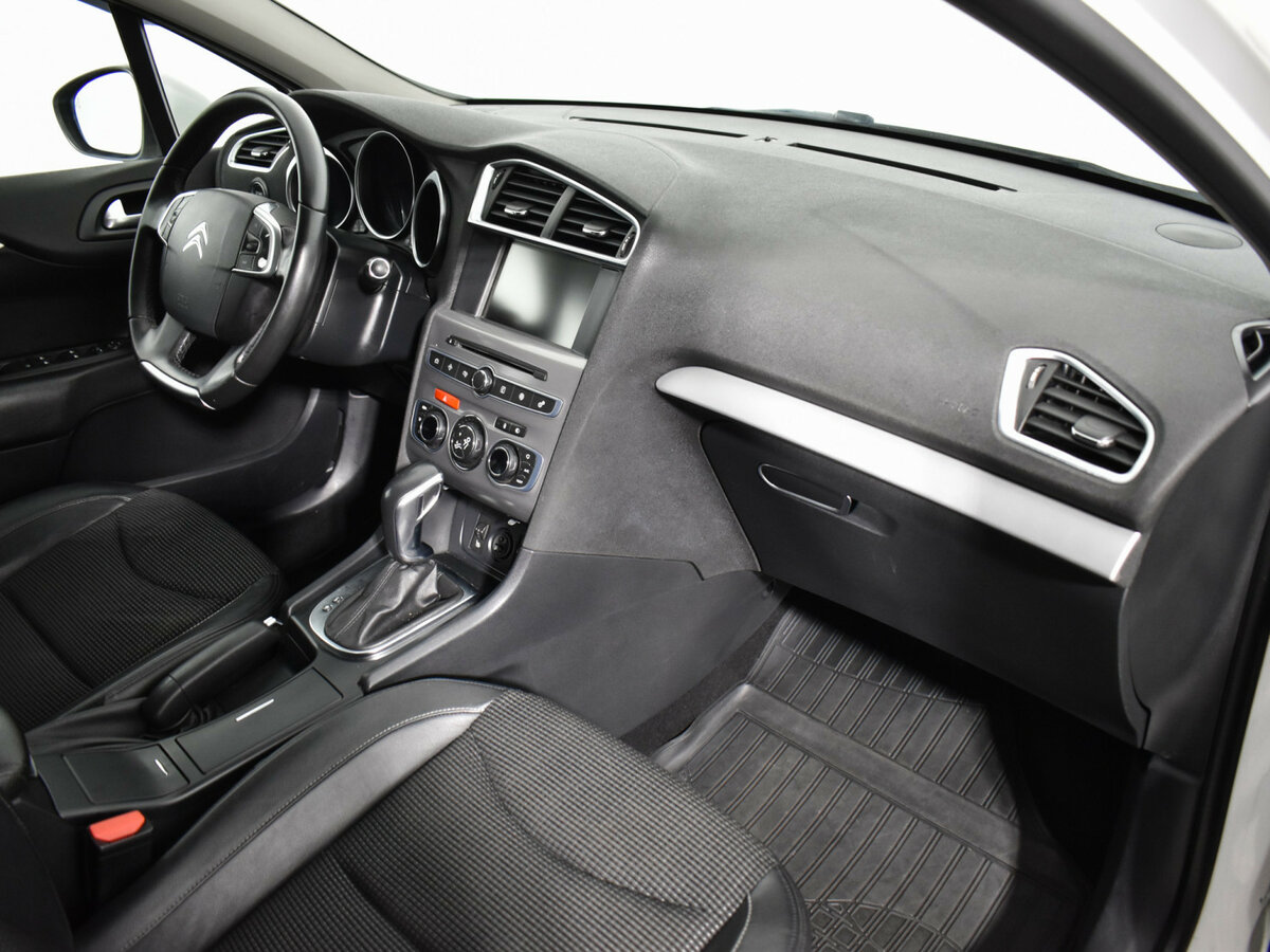 Citroen C4 с пробегом — 2016 год. Фото: #7