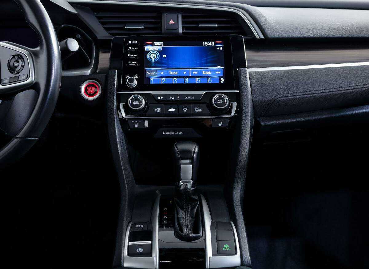 Honda Civic с пробегом — 2019 год. Фото: #17
