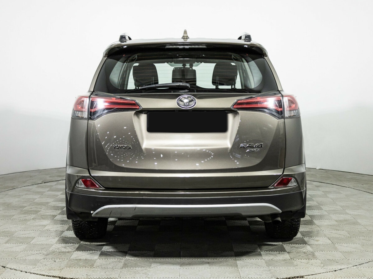 Toyota RAV4 с пробегом — 2017 год. Фото: #5