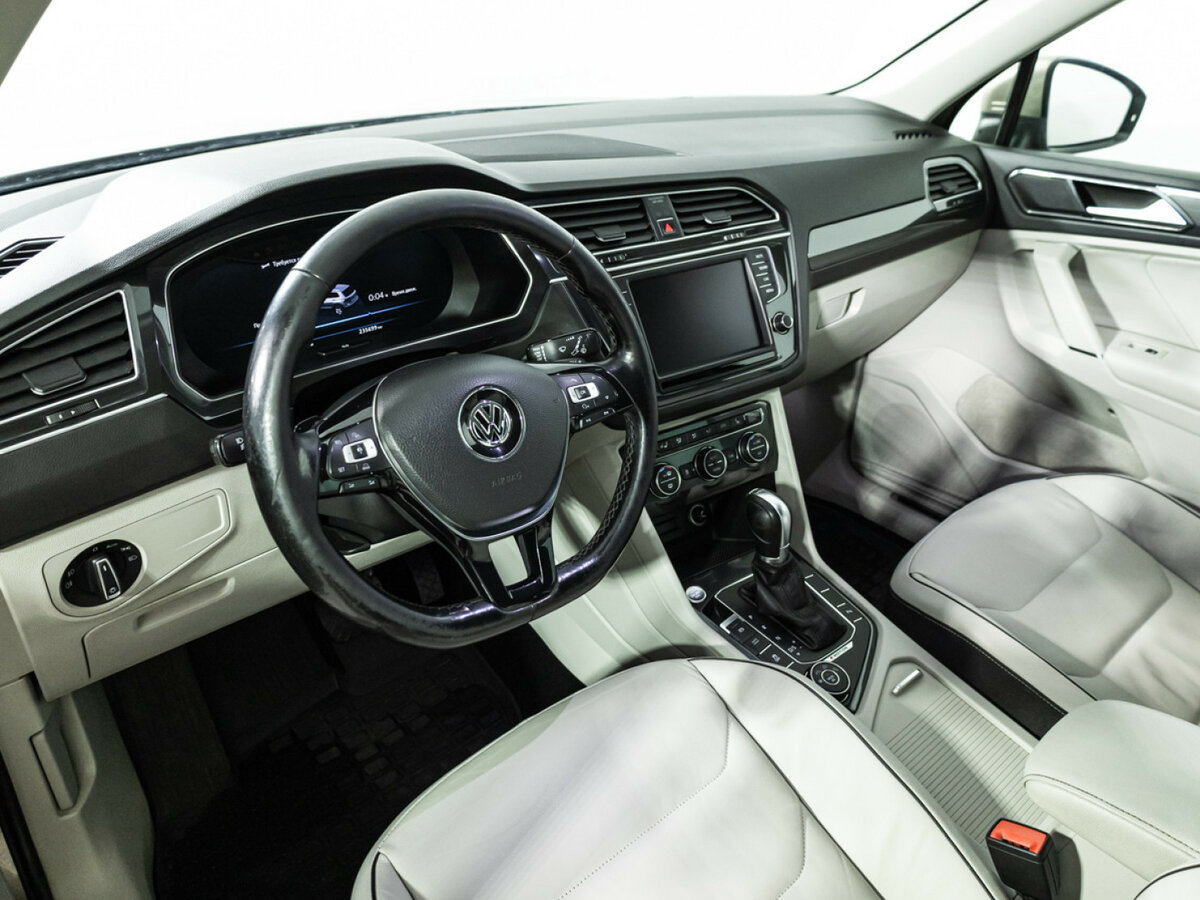 Volkswagen Tiguan с пробегом — 2017 год. Фото: #10