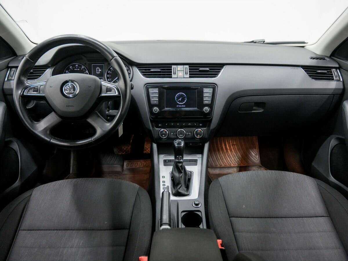 Skoda Octavia с пробегом — 2013 год. Фото: #10
