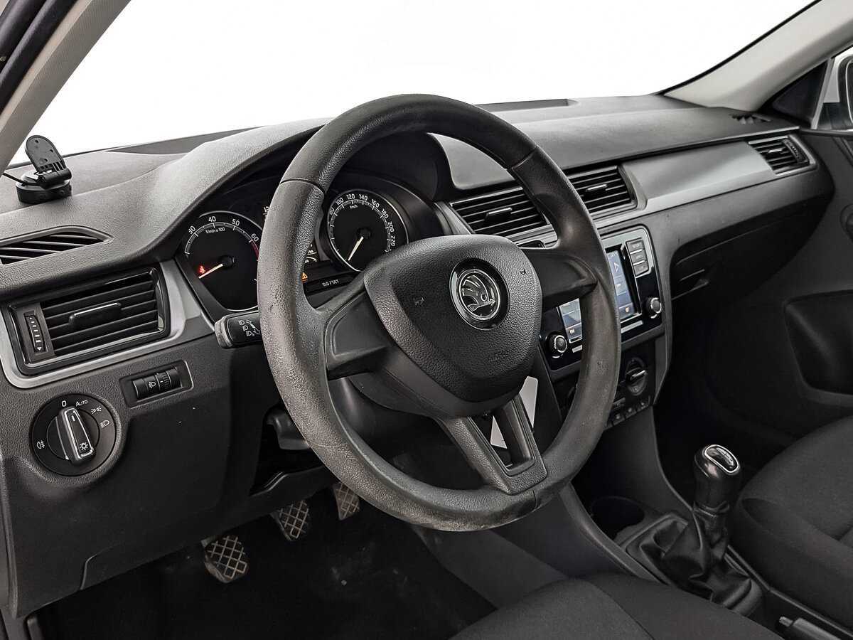 Skoda Rapid с пробегом — 2019 год. Фото: #14