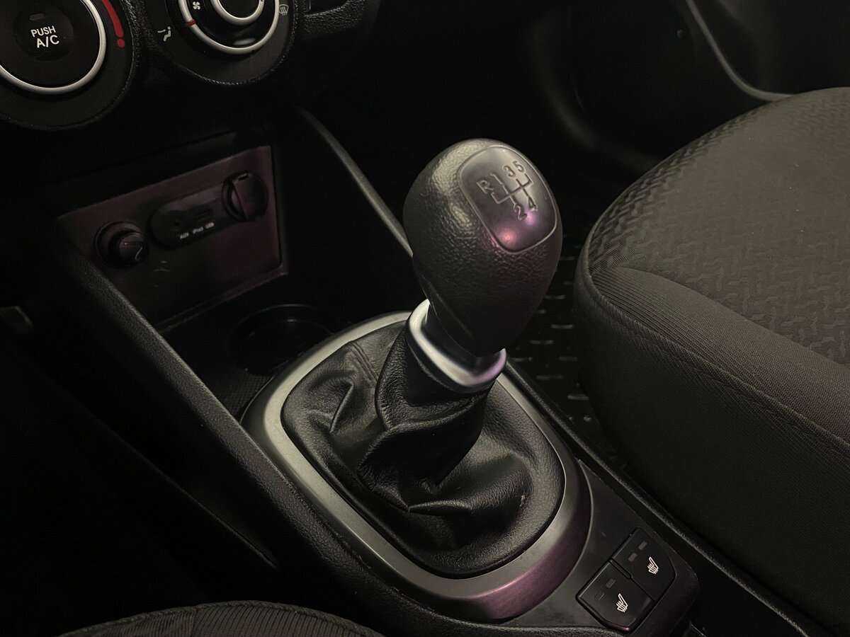 Kia Rio с пробегом — 2013 год. Фото: #15