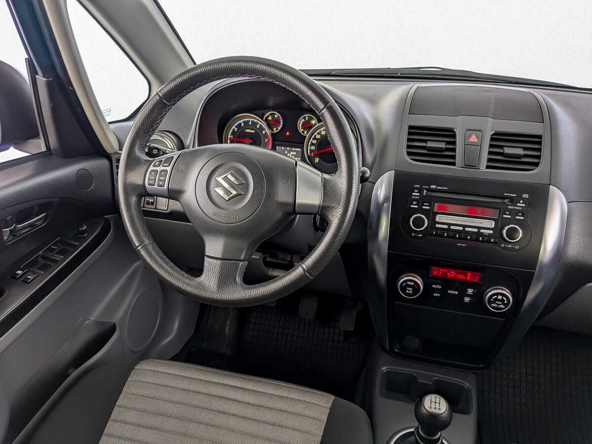 Suzuki SX4 с пробегом — 2012 год. Фото: #24