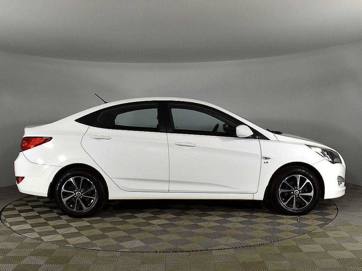 Hyundai Solaris с пробегом — 2014 год. Фото: #4