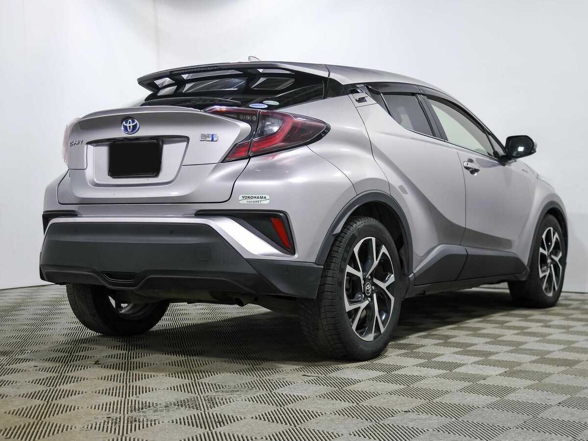 Toyota C-HR с пробегом — 2017 год. Фото: #2