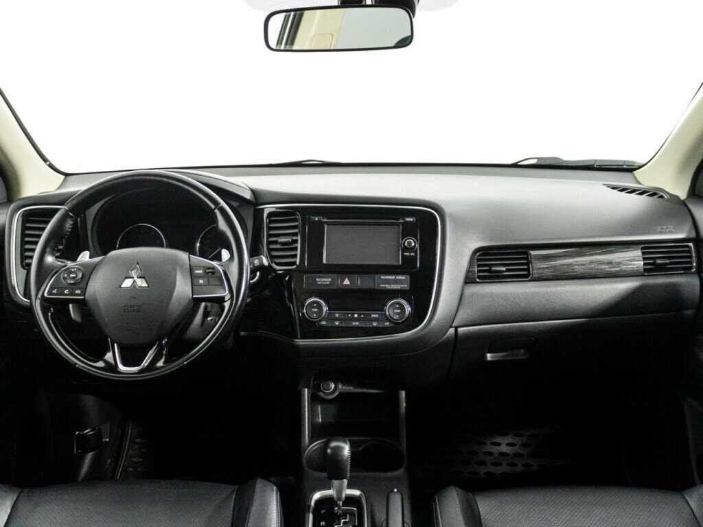 Mitsubishi Outlander с пробегом — 2016 год. Фото: #12