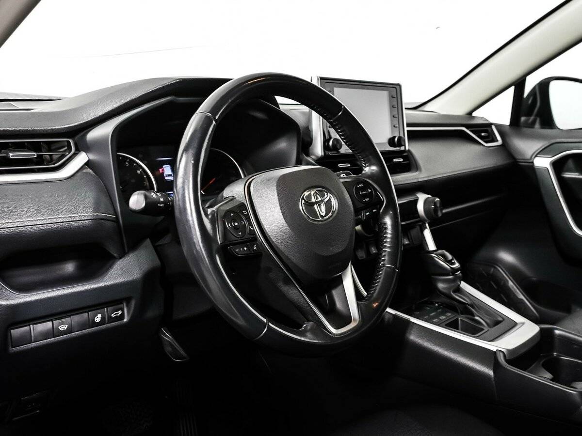 Toyota RAV4 с пробегом — 2021 год. Фото: #11