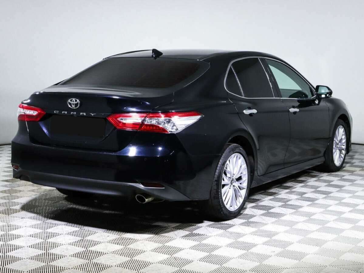 Toyota Camry с пробегом — 2018 год. Фото: #3
