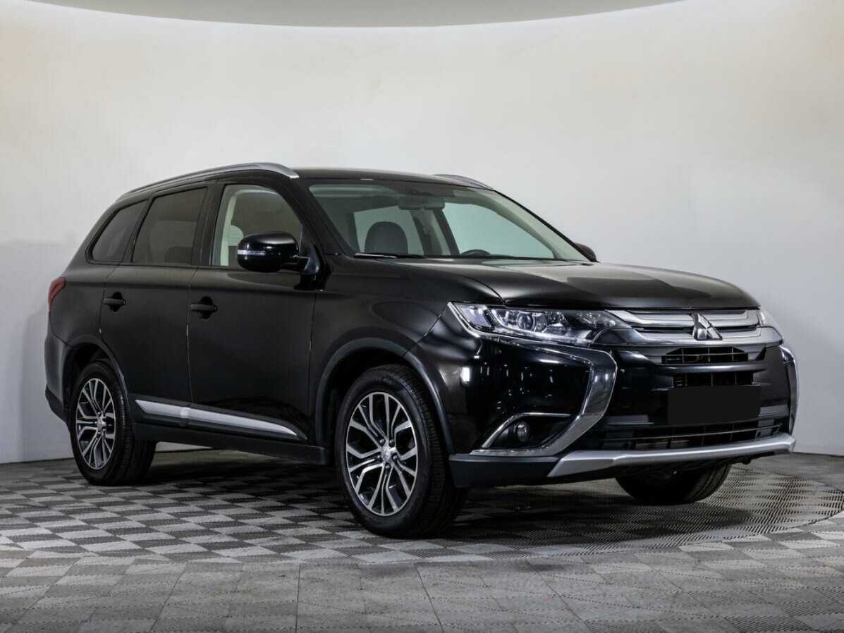 Mitsubishi Outlander с пробегом — 2017 год. Фото: #2
