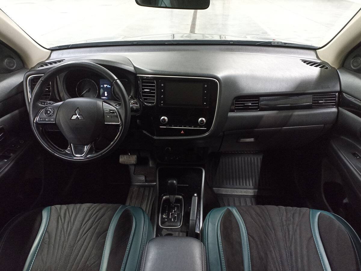 Mitsubishi Outlander с пробегом — 2020 год. Фото: #13