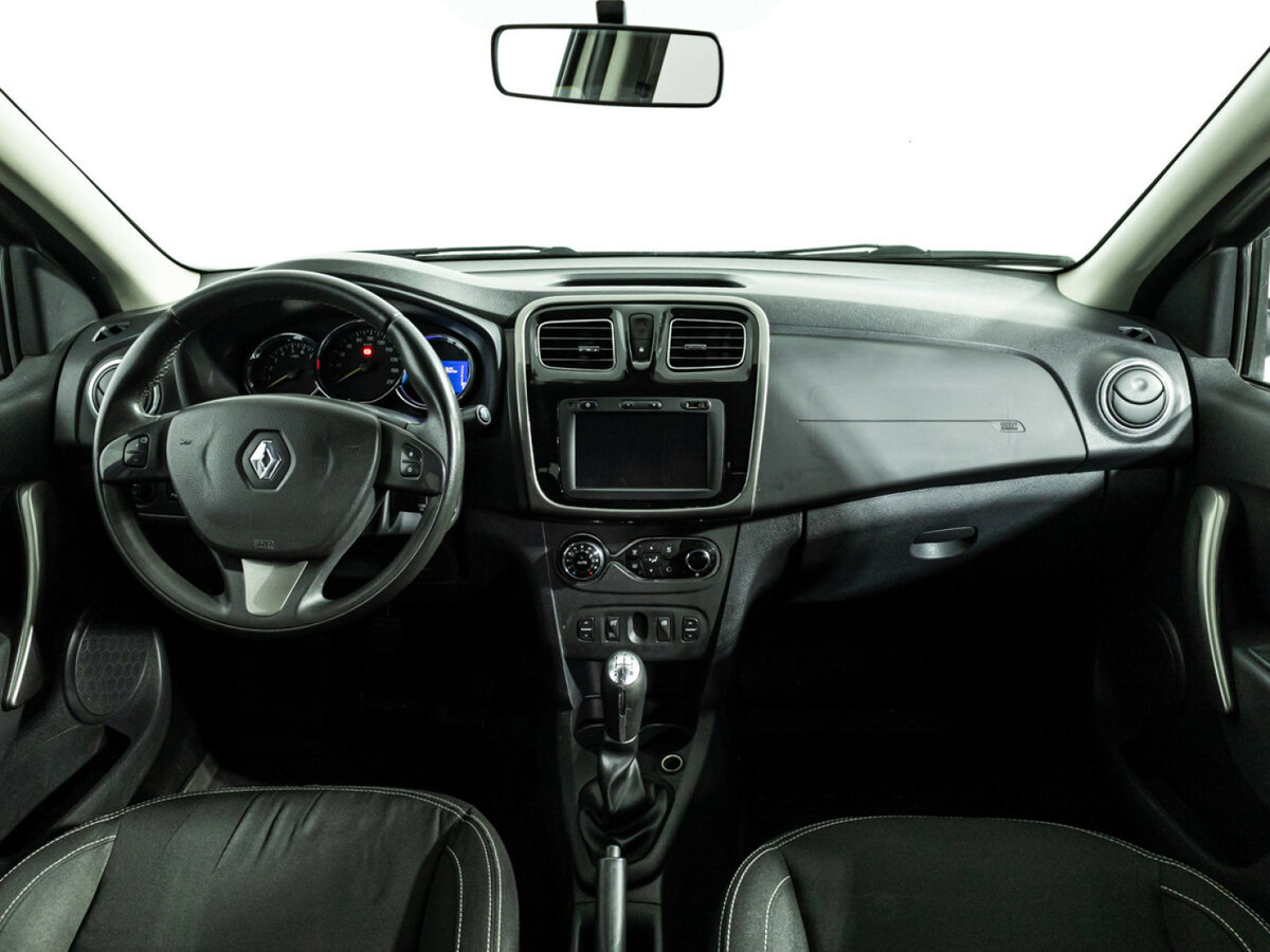 Renault Logan с пробегом — 2014 год. Фото: #11