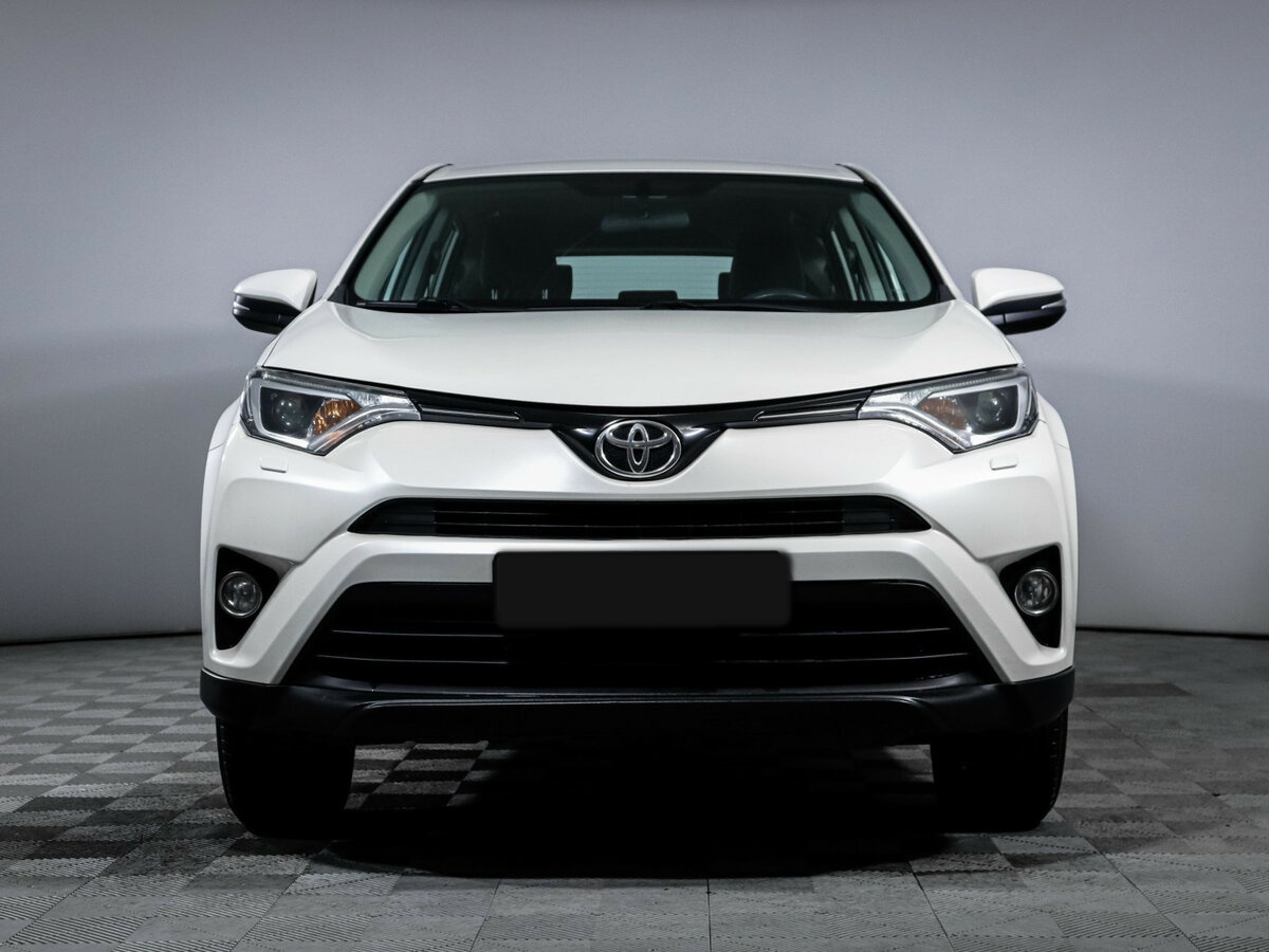 Toyota RAV4 с пробегом — 2017 год. Фото: #1