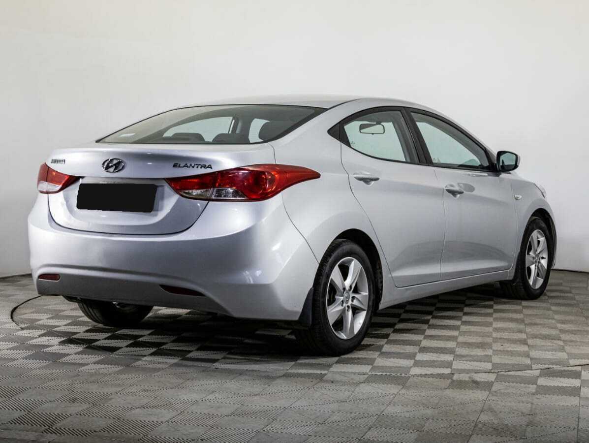 Hyundai Elantra с пробегом — 2013 год. Фото: #4