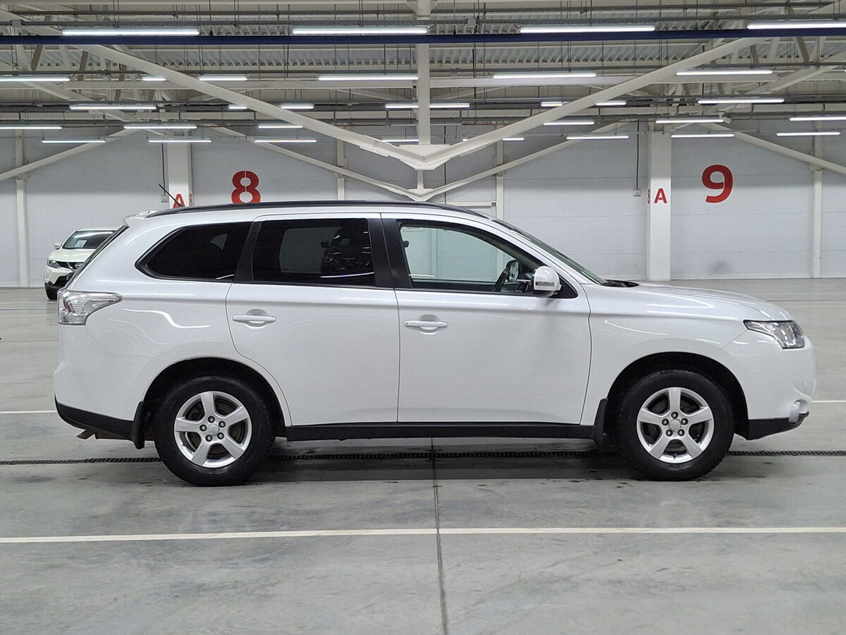 Mitsubishi Outlander с пробегом — 2013 год. Фото: #3