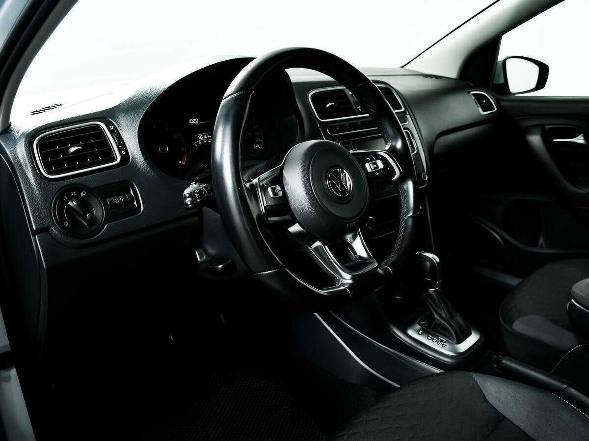 Volkswagen Polo с пробегом — 2018 год. Фото: #12
