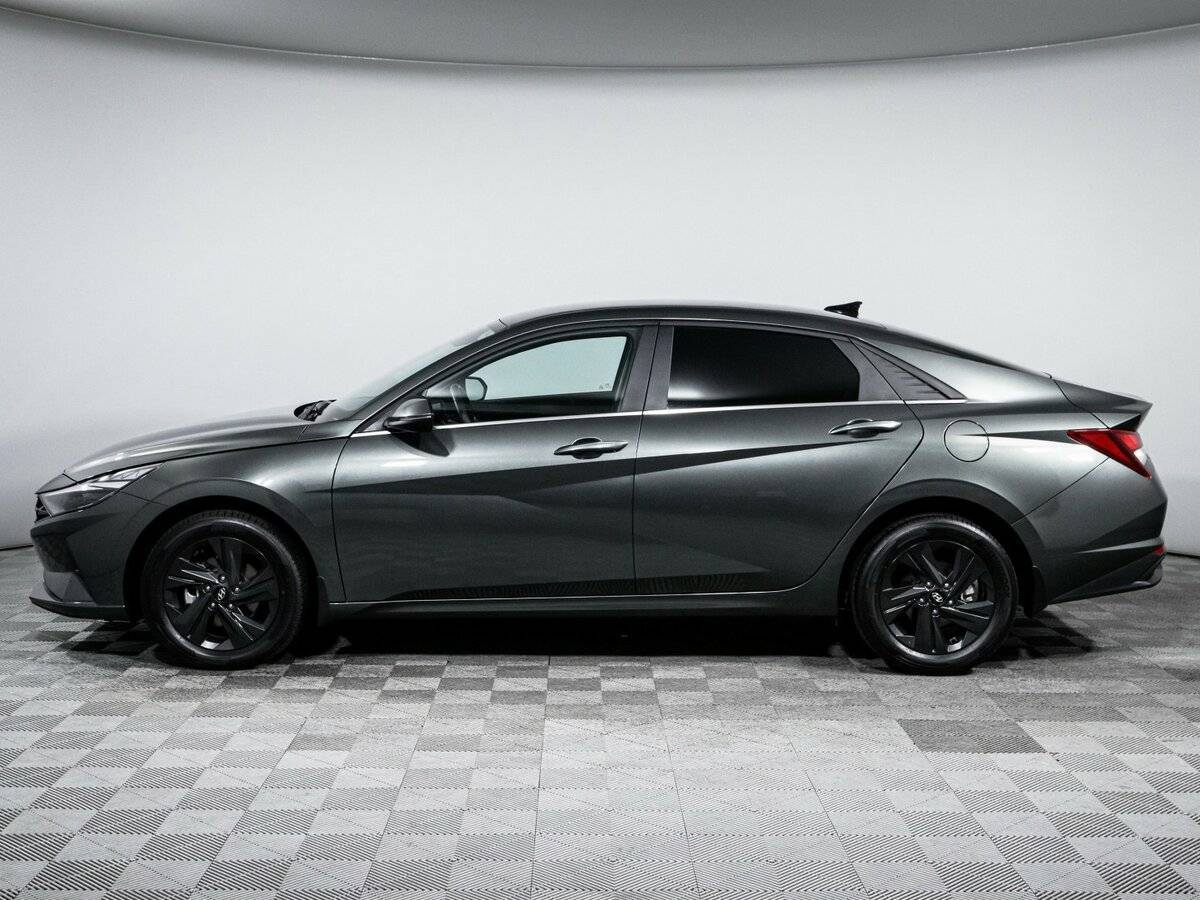 Hyundai Elantra с пробегом — 2021 год. Фото: #7