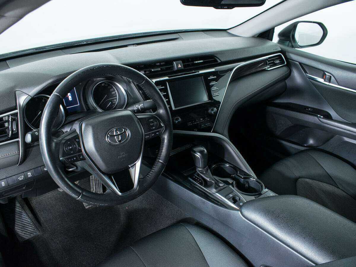 Toyota Camry с пробегом — 2020 год. Фото: #12