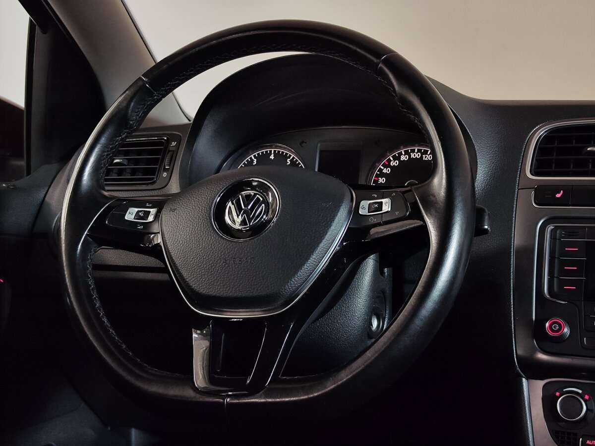 Volkswagen Polo с пробегом — 2018 год. Фото: #8
