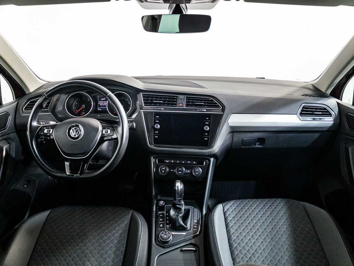 Volkswagen Tiguan с пробегом — 2017 год. Фото: #12