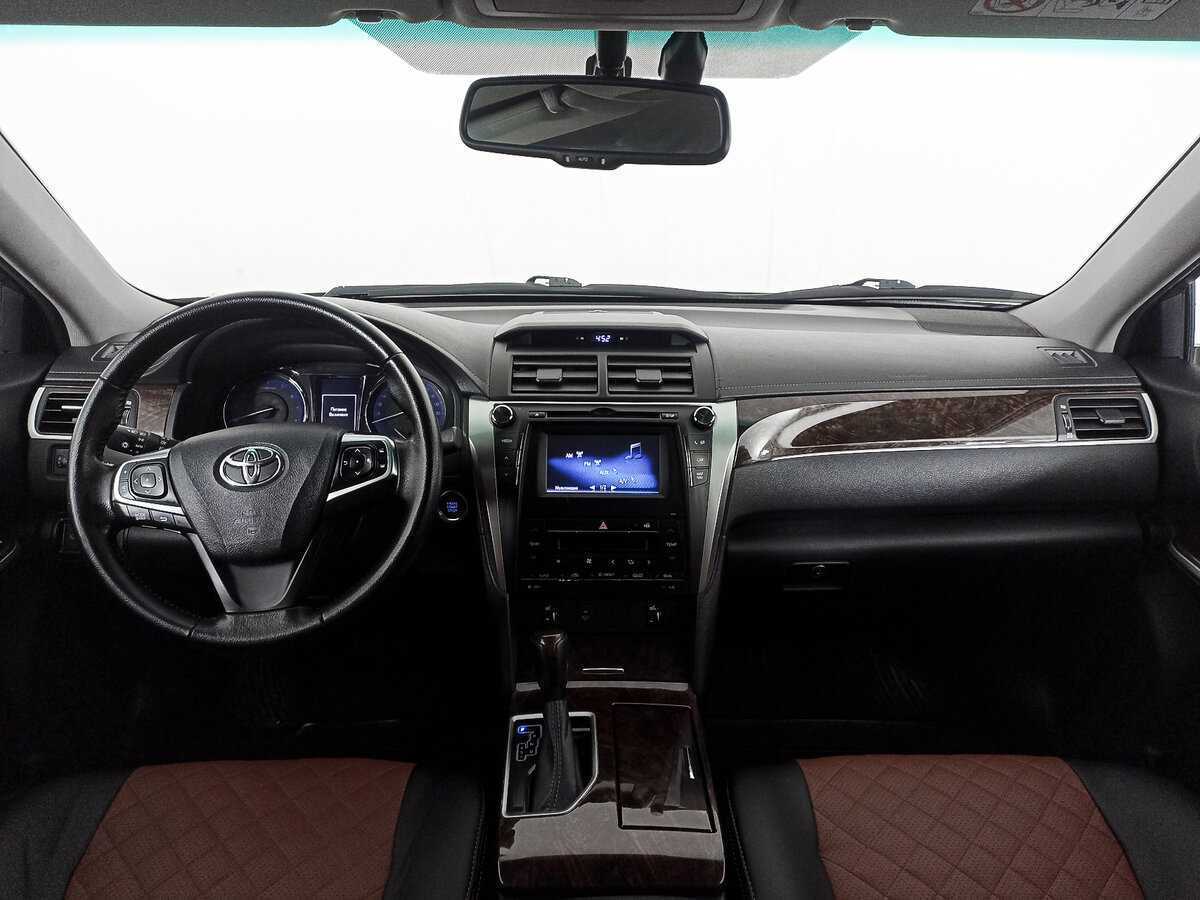 Toyota Camry с пробегом — 2017 год. Фото: #11