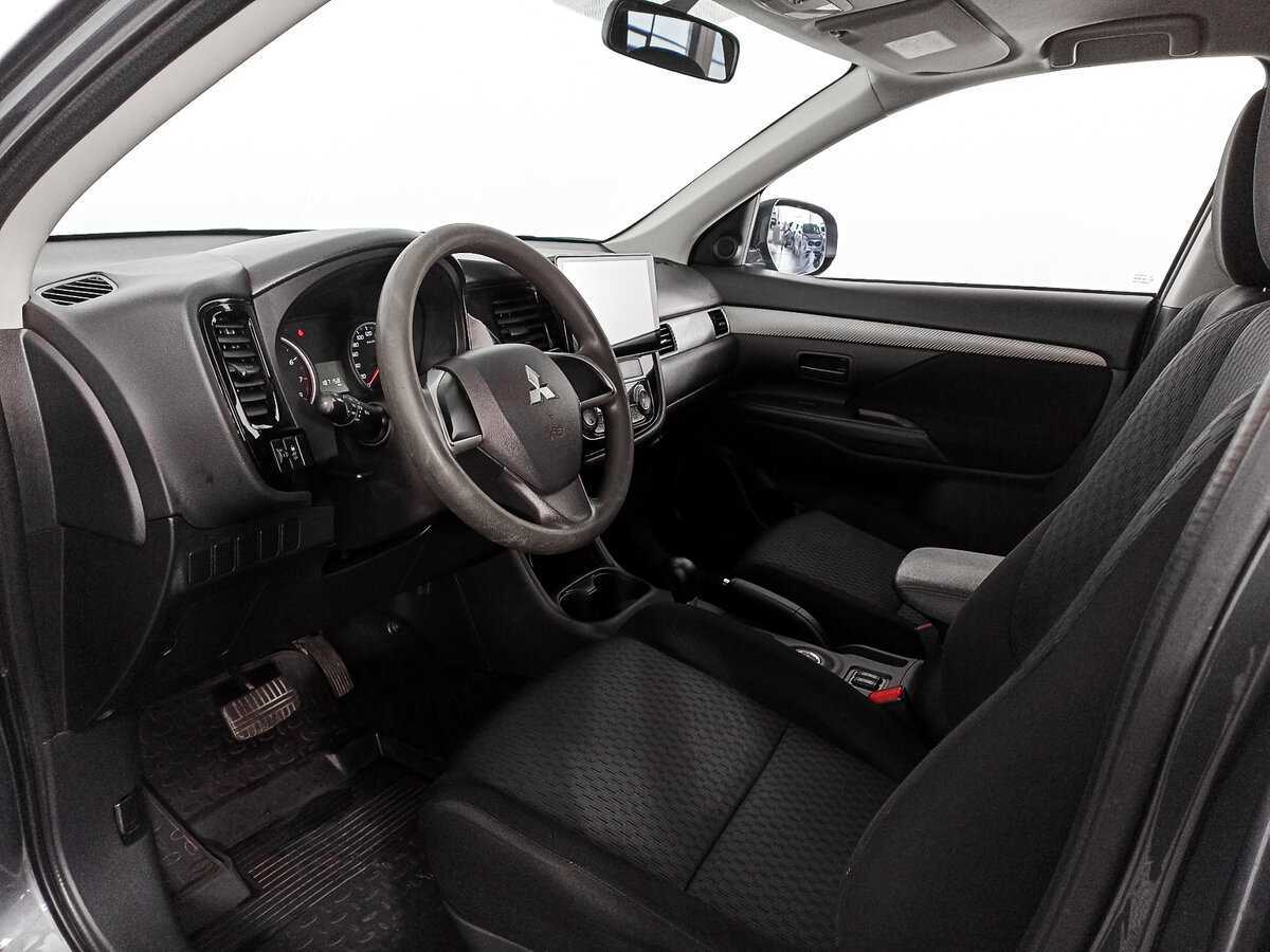 Mitsubishi Outlander с пробегом — 2014 год. Фото: #9