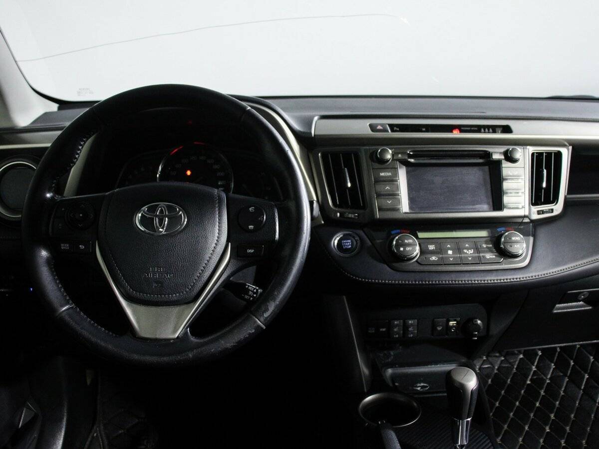 Toyota RAV4 с пробегом — 2013 год. Фото: #9