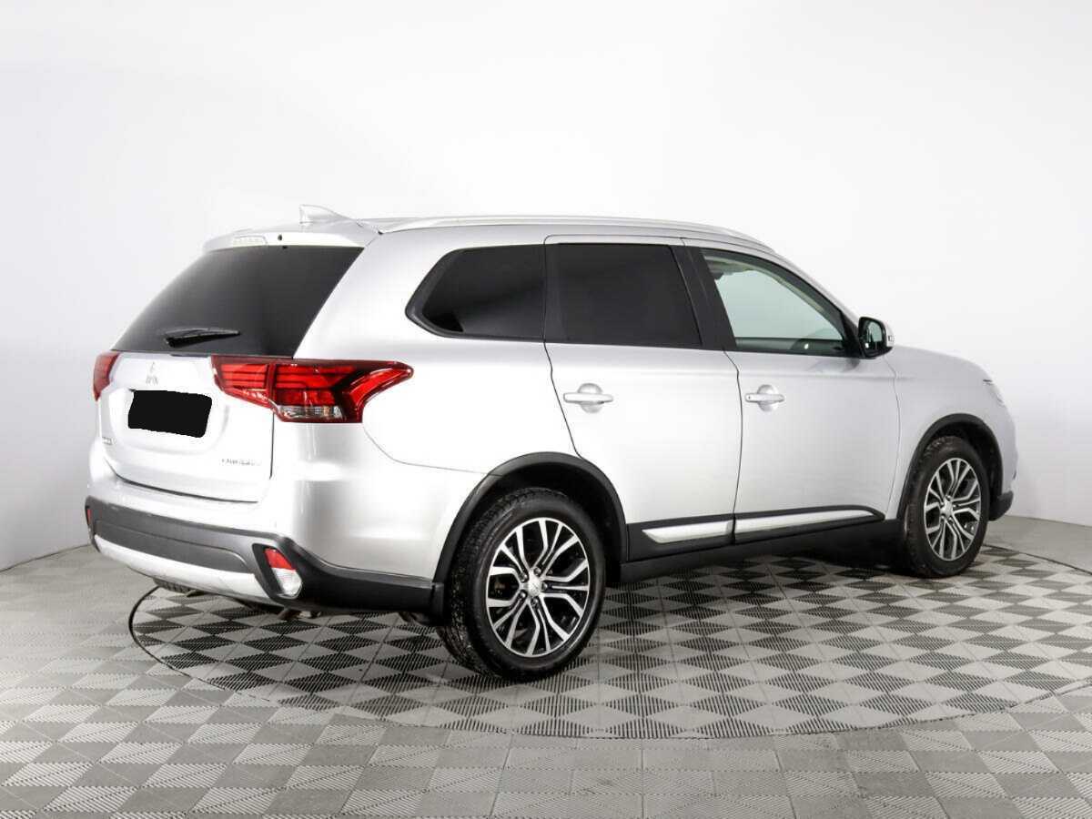 Mitsubishi Outlander с пробегом — 2017 год. Фото: #7