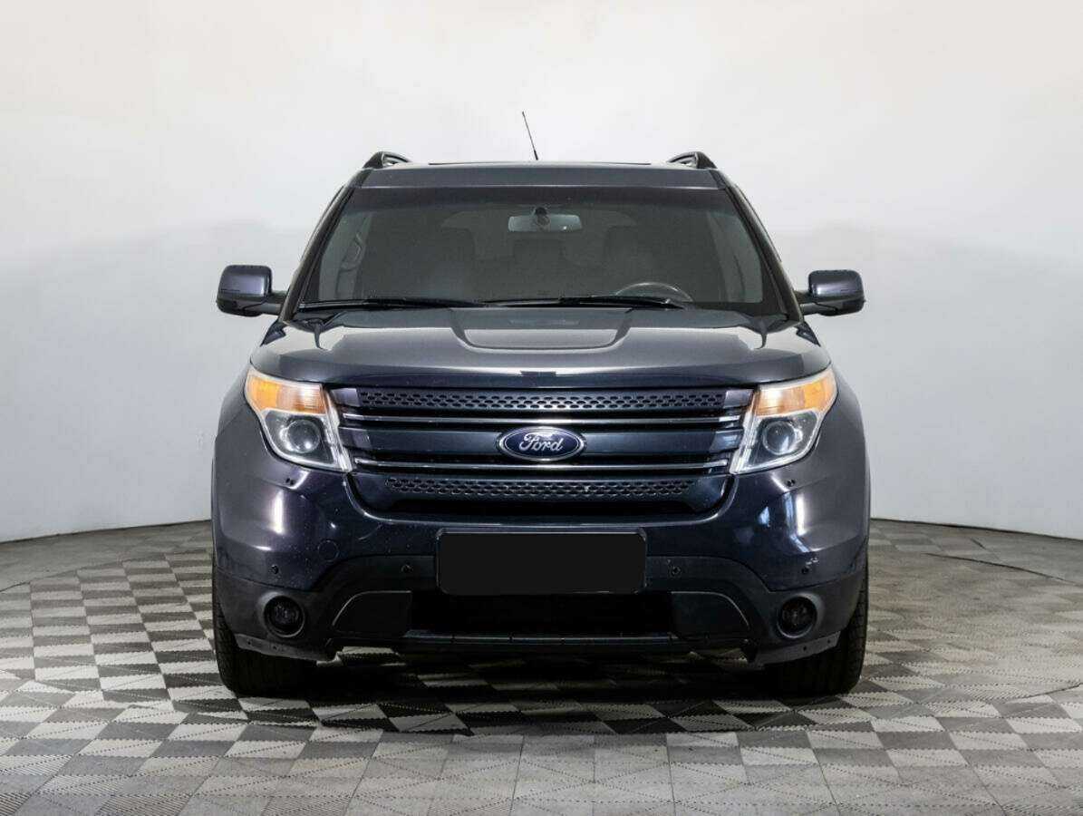 Ford Explorer с пробегом — 2013 год. Фото: #1