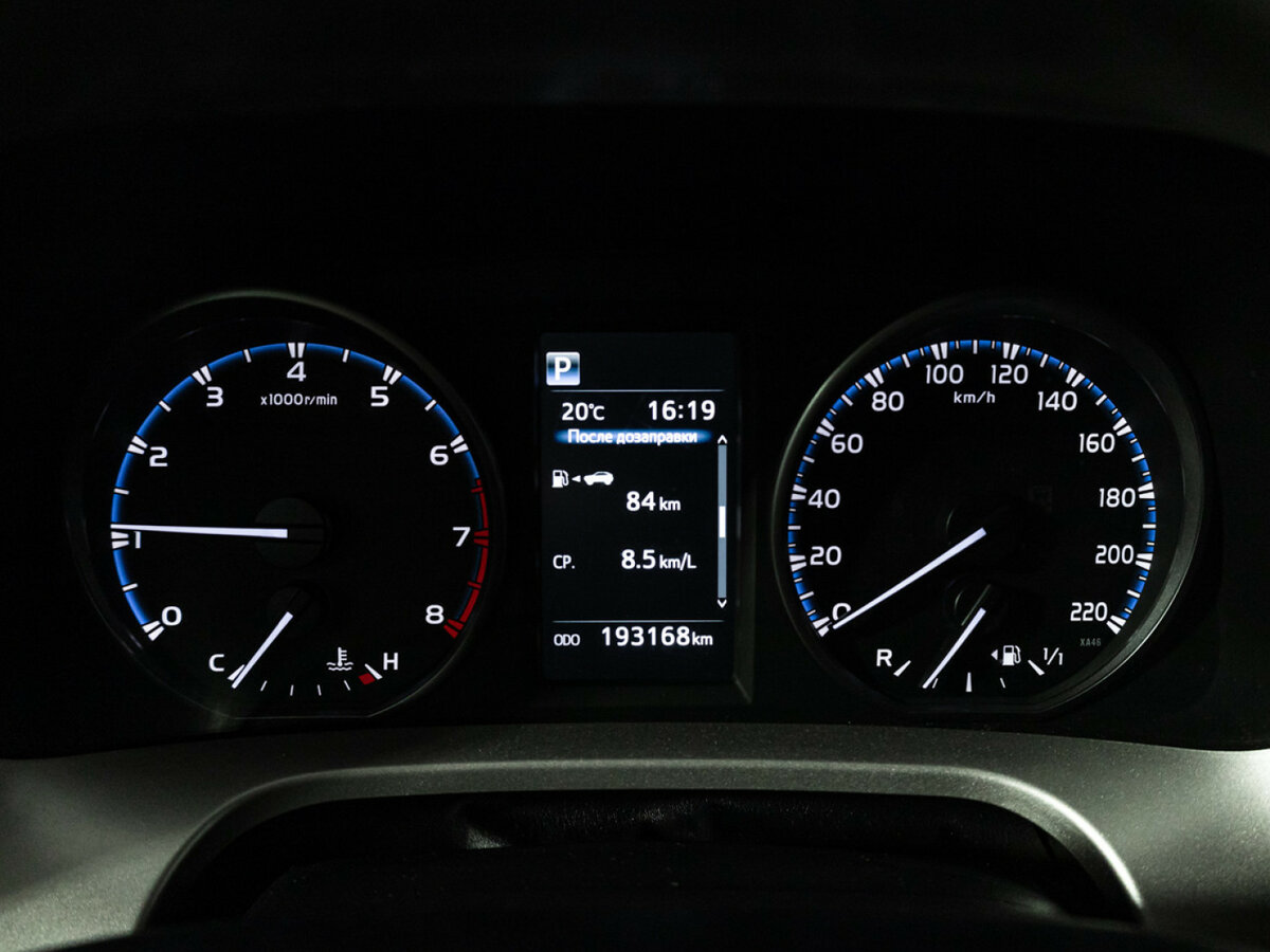Toyota RAV4 с пробегом — 2016 год. Фото: #11