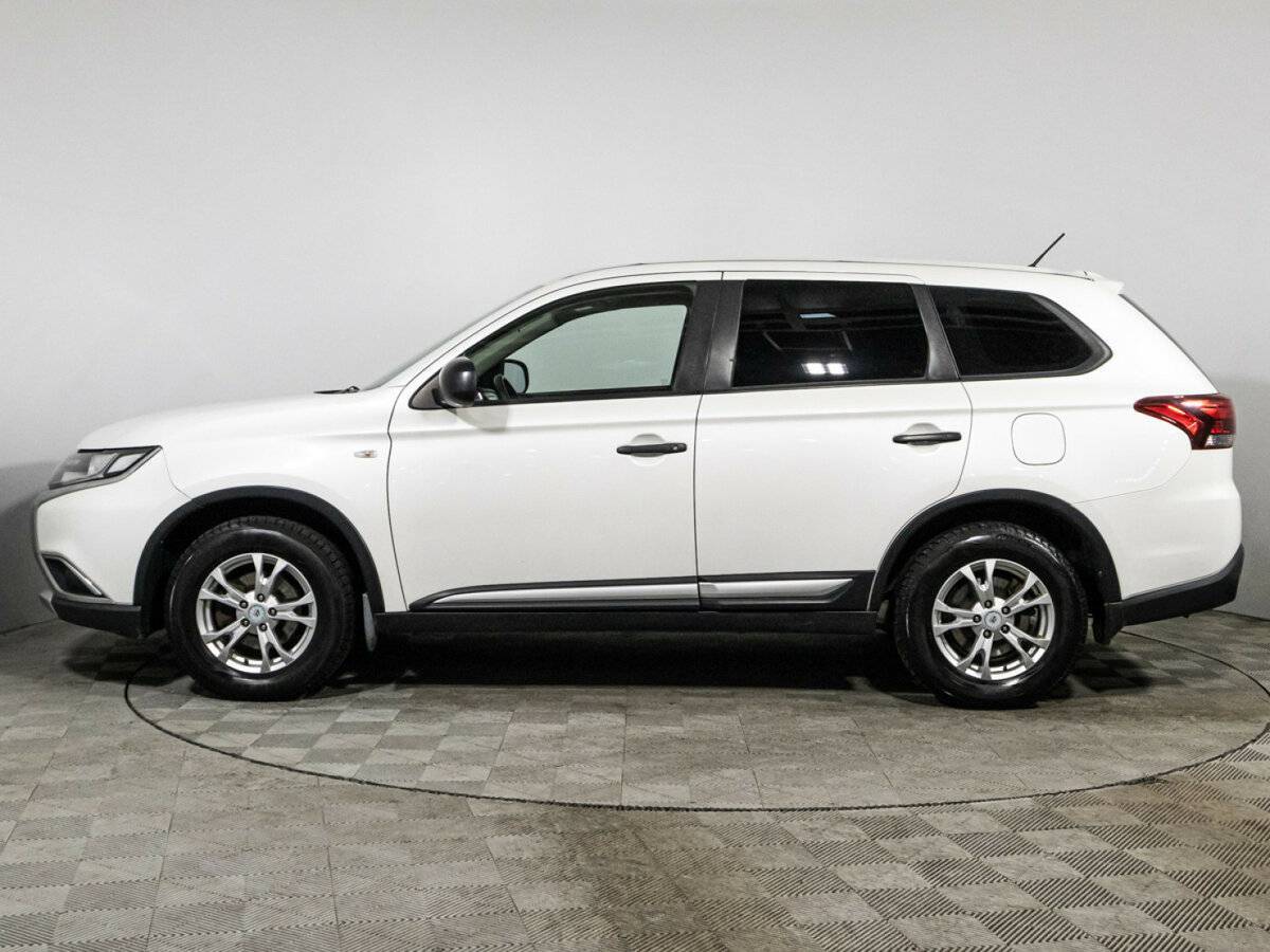 Mitsubishi Outlander с пробегом — 2016 год. Фото: #7