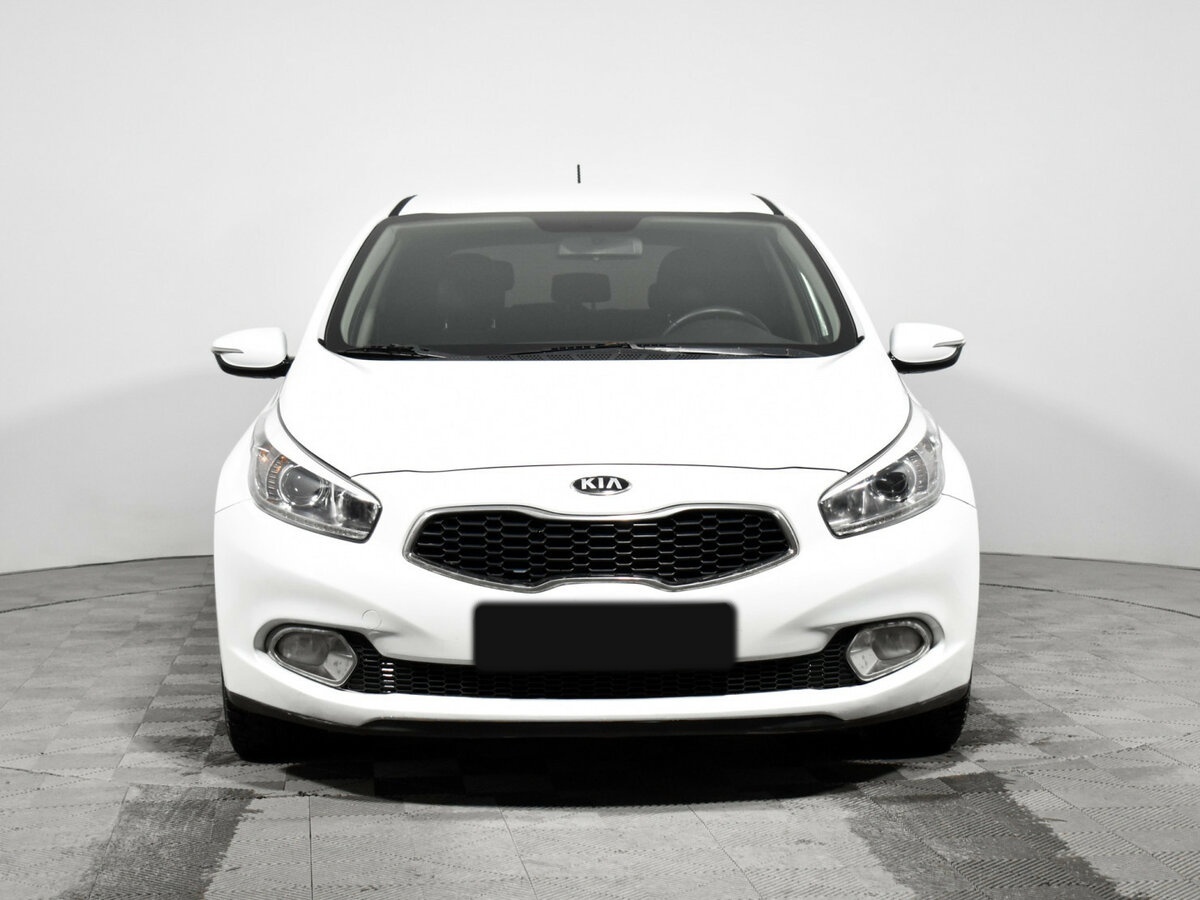 Kia Ceed с пробегом — 2013 год. Фото: #1