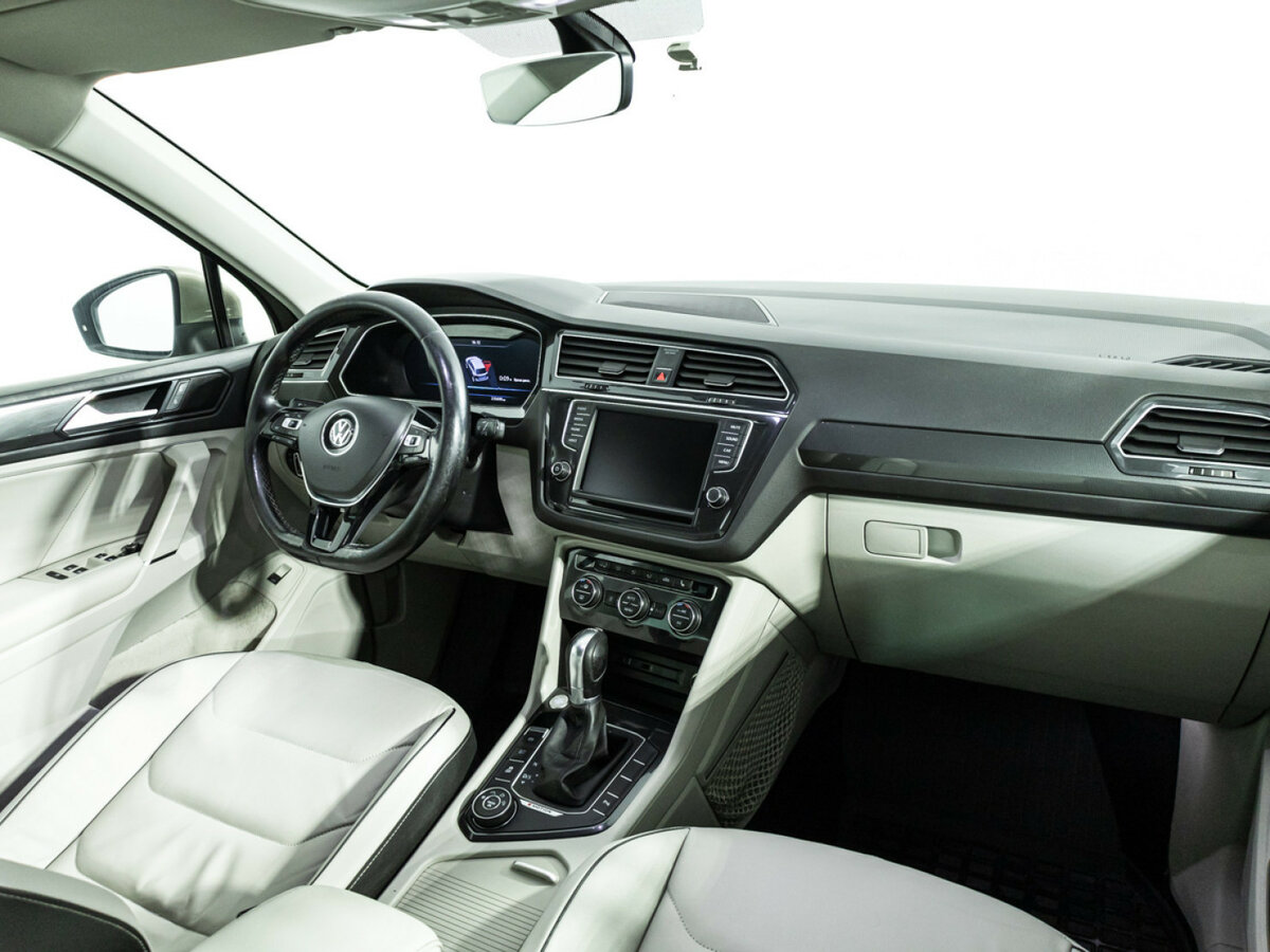 Volkswagen Tiguan с пробегом — 2017 год. Фото: #8