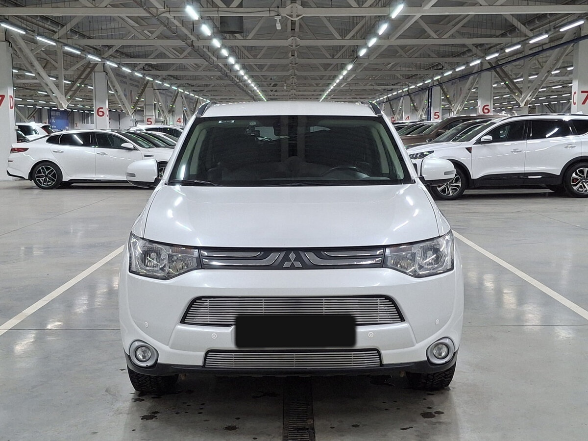 Mitsubishi Outlander с пробегом — 2013 год. Фото: #1