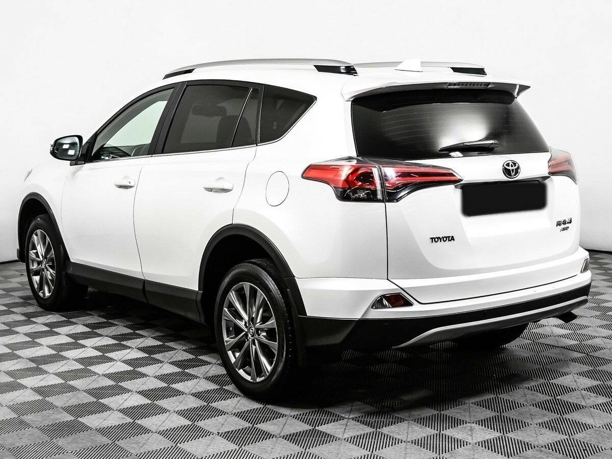 Toyota RAV4 с пробегом — 2019 год. Фото: #6