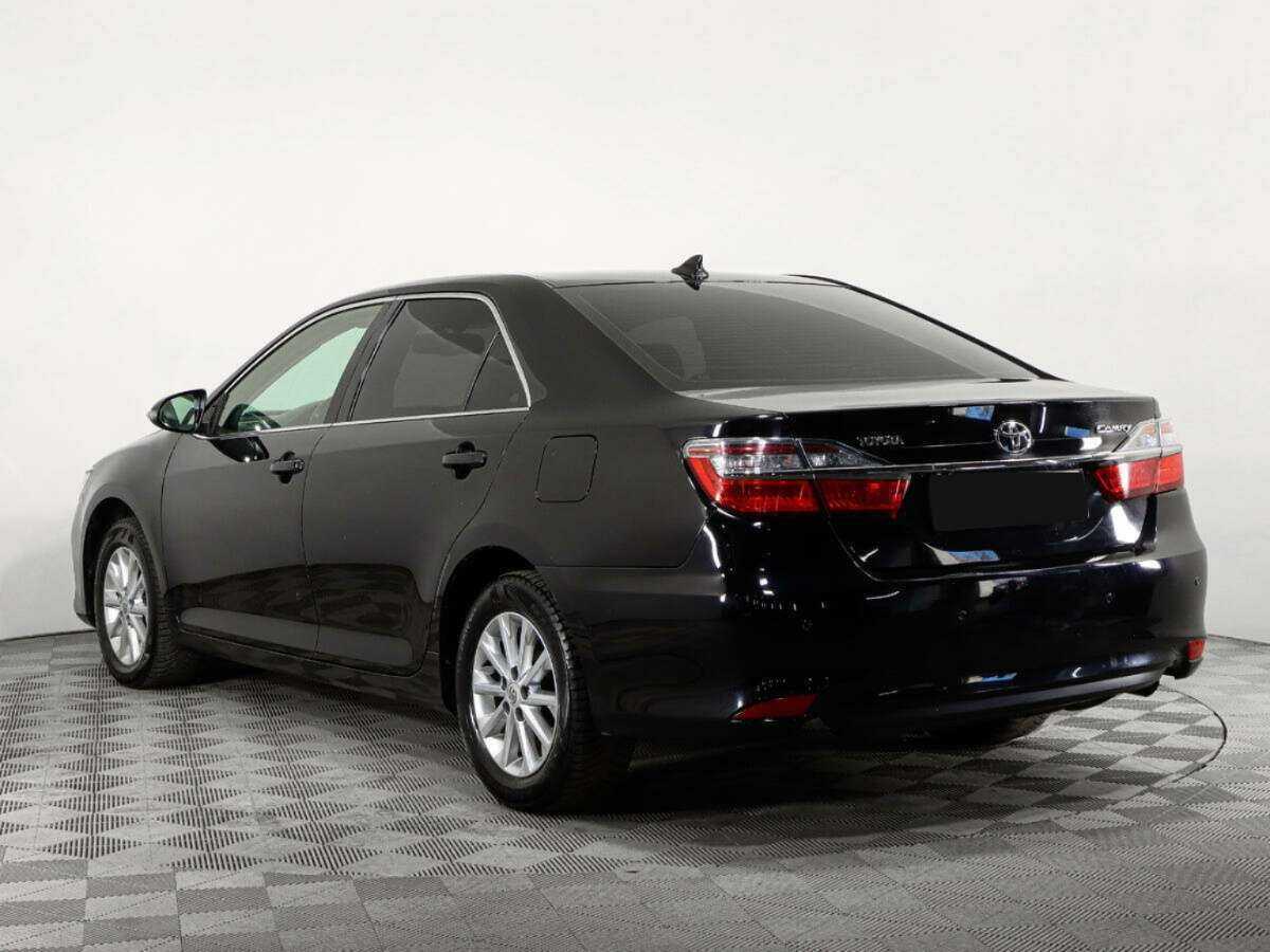Toyota Camry с пробегом — 2017 год. Фото: #6
