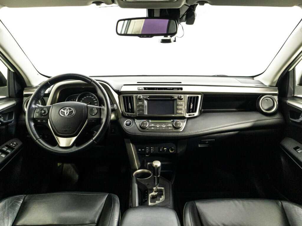 Toyota RAV4 с пробегом — 2013 год. Фото: #11