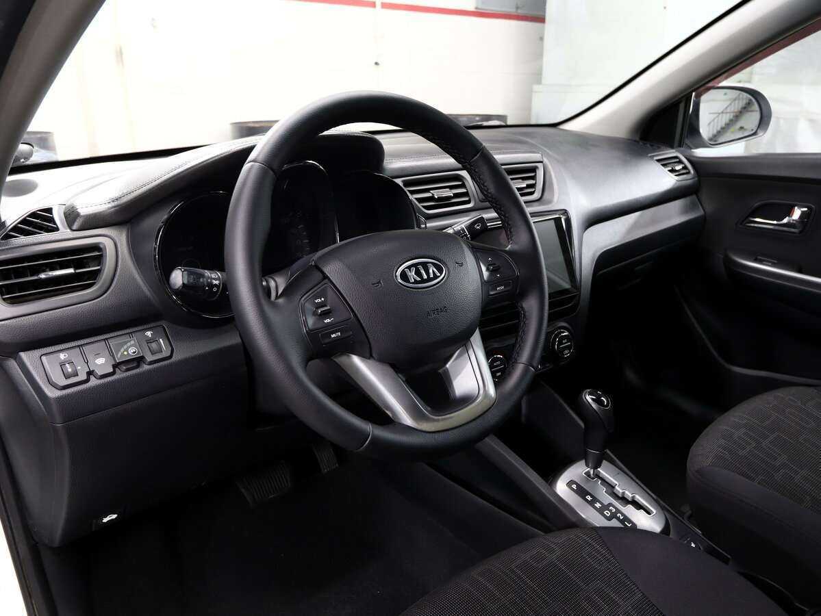 Kia Rio с пробегом — 2012 год. Фото: #6