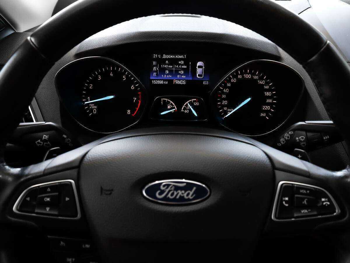 Ford Kuga с пробегом — 2016 год. Фото: #15