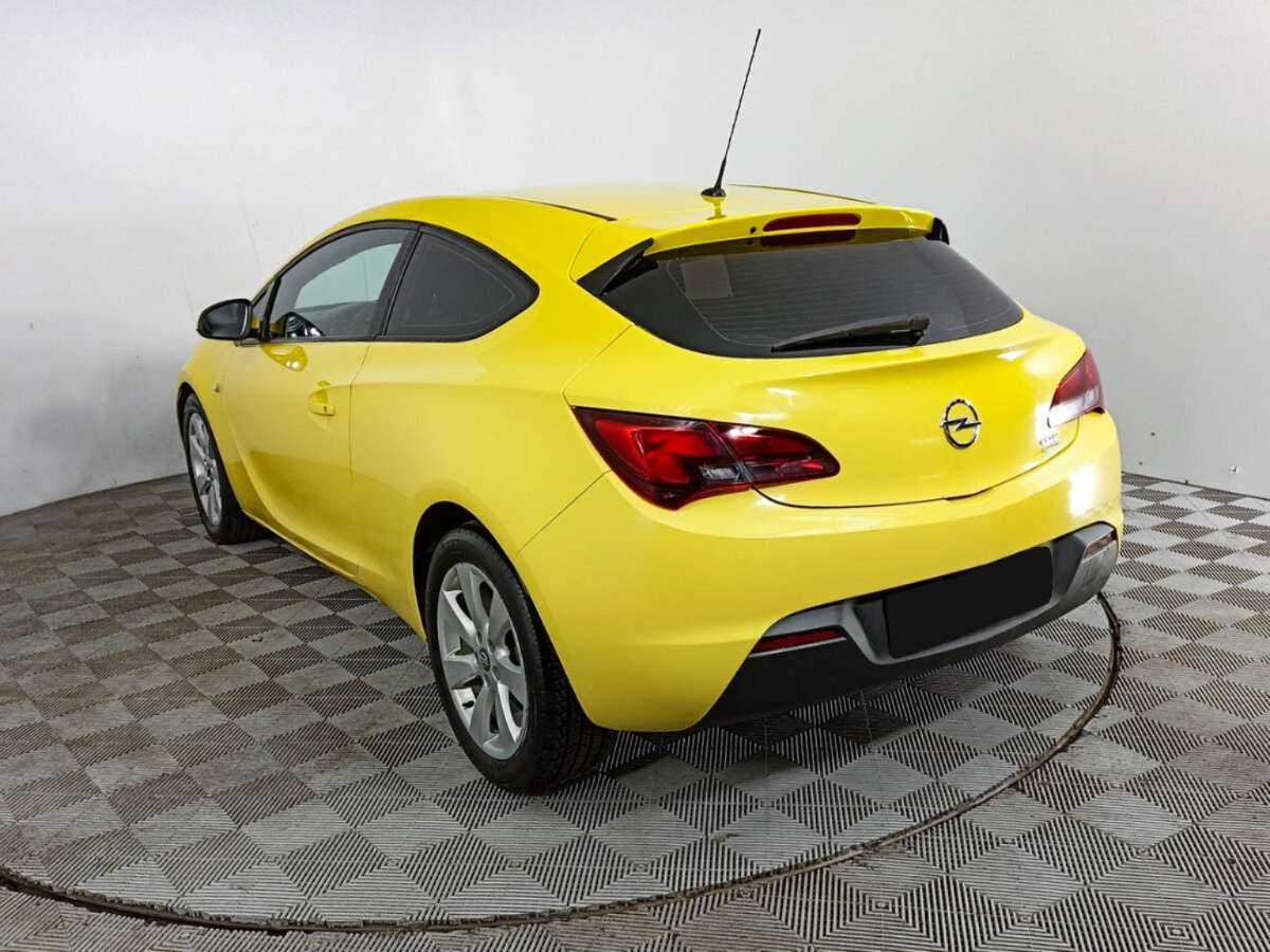 Opel Astra с пробегом — 2014 год. Фото: #5