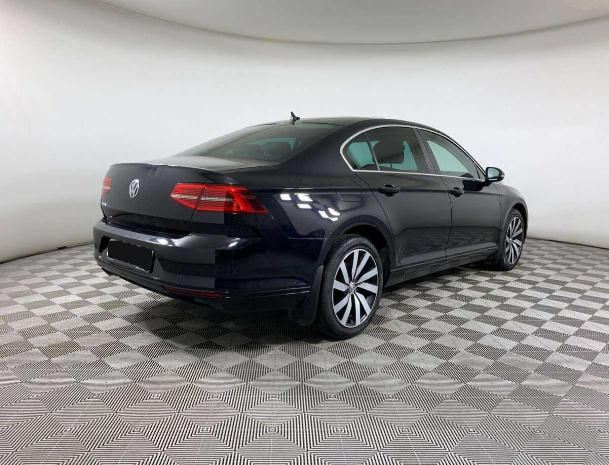 Volkswagen Passat с пробегом — 2019 год. Фото: #4